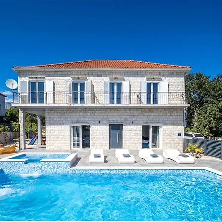 Holiday home In With Wifi *