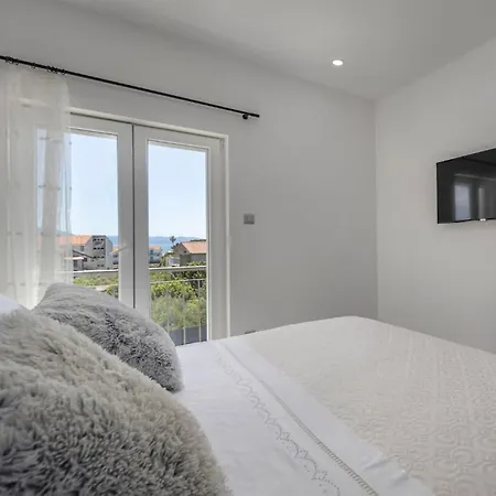 Awesome Home In Sucuraj Ferienhaus
