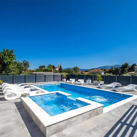 Holiday home In With Wifi