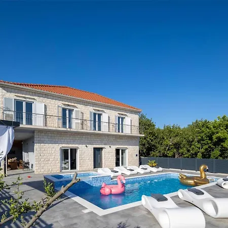Holiday home In With Wifi Sucuraj