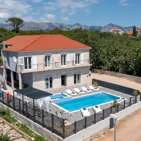 Holiday home In With Wifi Sucuraj