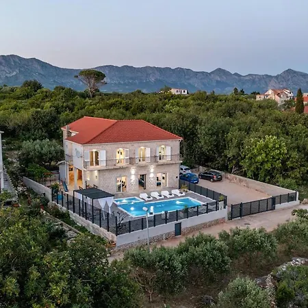 Ferienhaus Awesome Home In Sucuraj *